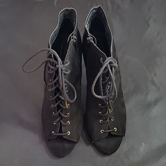 FOREVER 21 SUEDE LACE UP FRONT STILETTOS HEELED BOOTIE - Picture 4 of 13